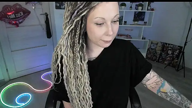 HoneySallyMoore live XXX chat