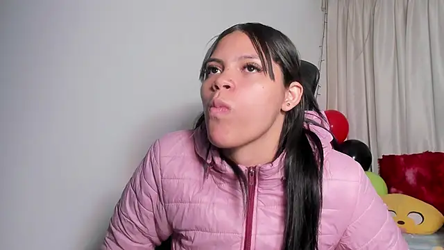 kendall_hernandez Adlı Modelin Canlı XXX Sohbeti