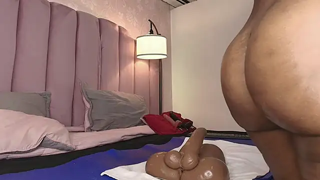 HallyBans' Live XXX Chat