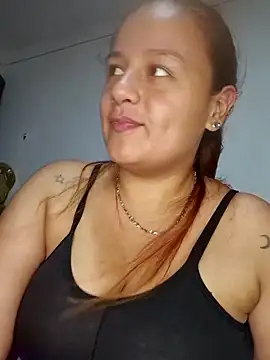 Foxylisaflores' Live XXX Chat