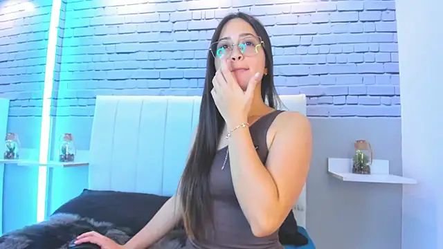 SophieeMoore live XXX chat