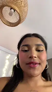 Chat +18 de Mariangel_11 ao vivo