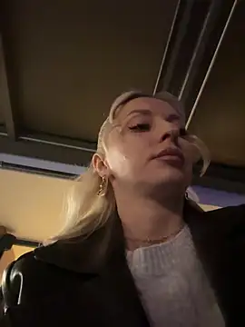 XXX chat uživo modela VikaBunny1