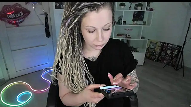 HoneySallyMoore Adlı Modelin Canlı XXX Sohbeti