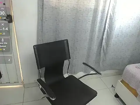 Chat XXX ao vivo de miss_charlott_18