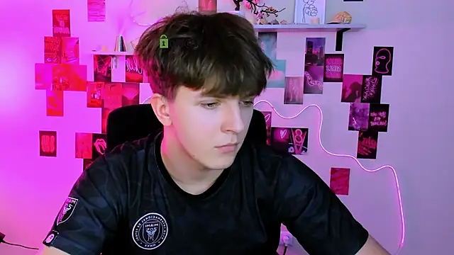 Czat XXX na żywo – travis_wolf_