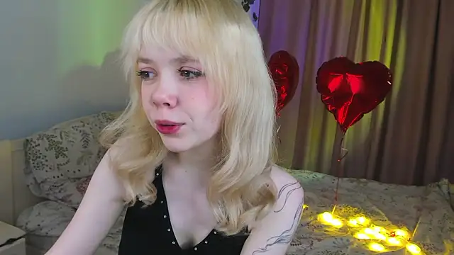 Rochelle_kitty Adlı Modelin Canlı XXX Sohbeti