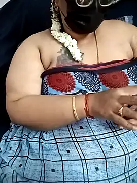 deepika-mallus' Live XXX Chat