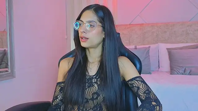 j_belle_ Adlı Modelin Canlı XXX Sohbeti