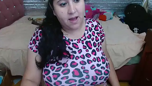 EMILY-NESSA's Live XXX Chat