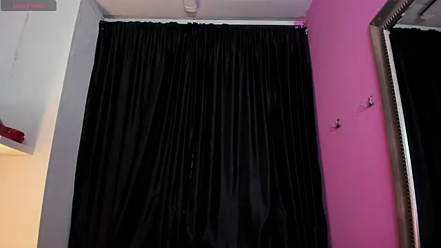 ScarletBigTitties Live XXX-Chat