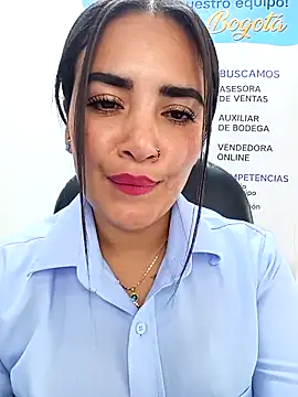 Pertunjukan Kamera Web MAYE__13