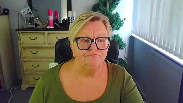 BridgetBlueEyes 网络视讯表演