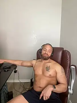 Fathero1time: διαδικτυακό σόου στην κάμερα