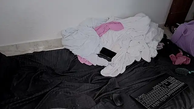 soysara15's Live XXX Chat