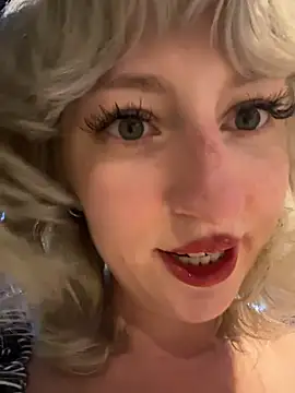 RonnieKiss: вебкам-шоу