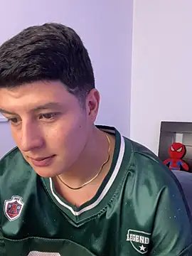 Goldenknight33 Show Webcam