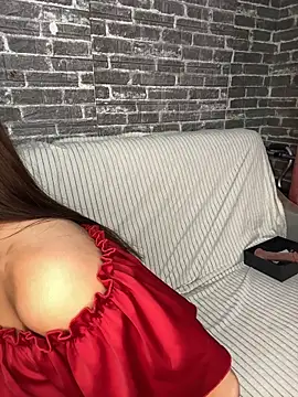 LunaCurlly Adlı Modelin Canlı XXX Sohbeti