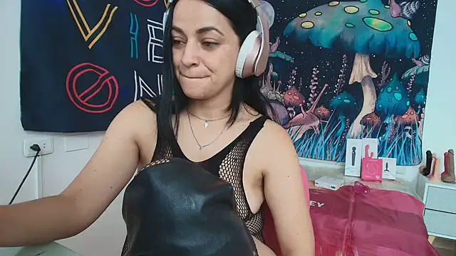 LovelyAzucena Adlı Modelin Canlı XXX Sohbeti