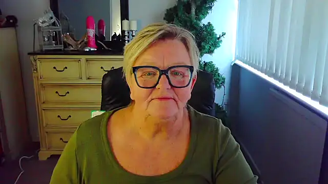 BridgetBlueEyes' Webcam Show