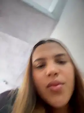 Colibri_xxx Adlı Modelin Canlı XXX Sohbeti