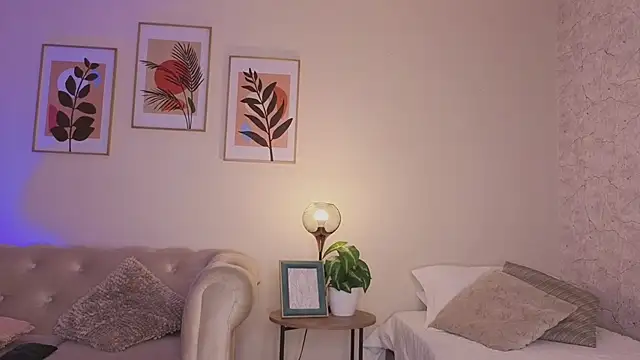 Chat +18 de DahianaWalcott ao vivo