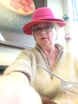 Chat XXX ao vivo de Hot-Muci