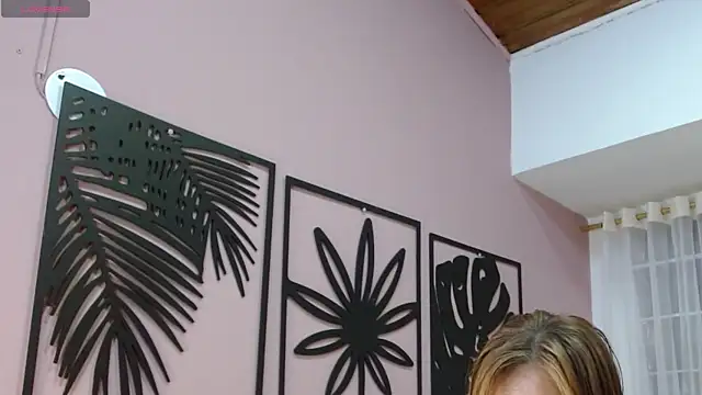 amara_rousse1's Live XXX Chat