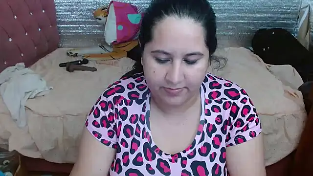 Chat XXX en directo de EMILY-NESSA