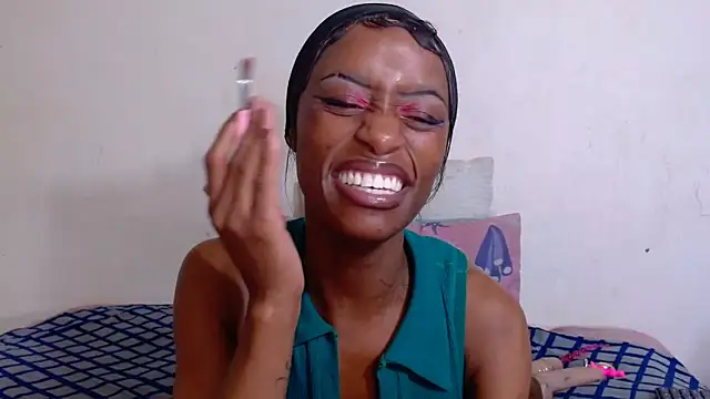 Nikistickyxx25's Live XXX Chat