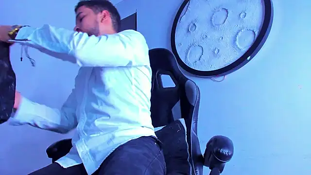 Chat +18 de mike_257 ao vivo