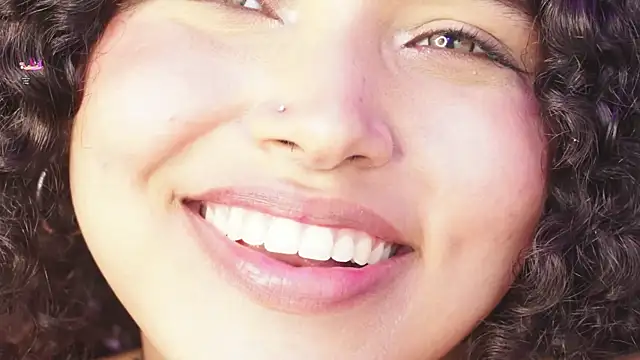 EloiseSweetxx Chat XXX live