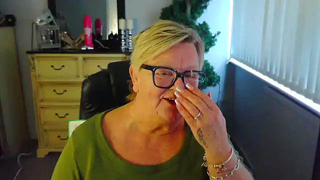 Pokazy przed kamerką – BridgetBlueEyes