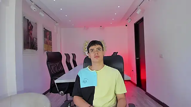 BenitoSaenz's Live XXX Chat