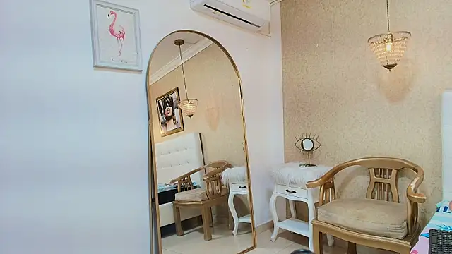 Miladiosa 现场XXX聊天