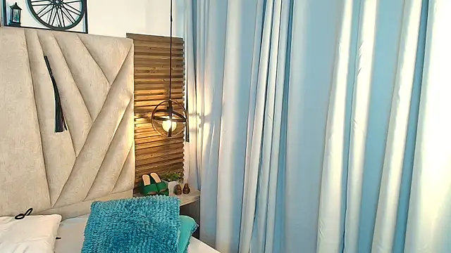 Chat +18 de KimberlyFox_t ao vivo