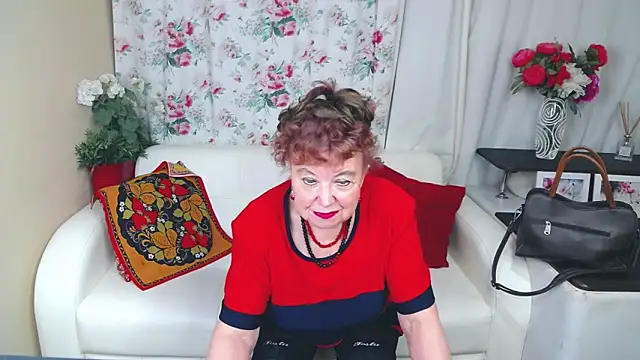 YourHotGranny live XXX chat