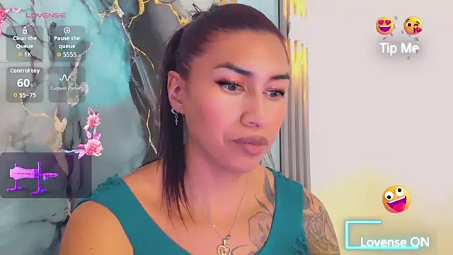 Show modela khiara_moretti na web-kameri