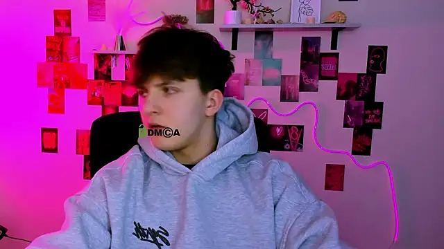 Онлайн чат XXX travis_wolf_