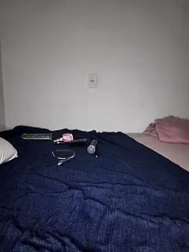 Loirinha18y: онлайн-секс-чат