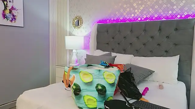 TaniaBlaze: онлайн-секс-чат