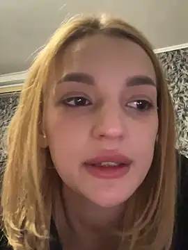 แชท XXX สดของ SashaPri