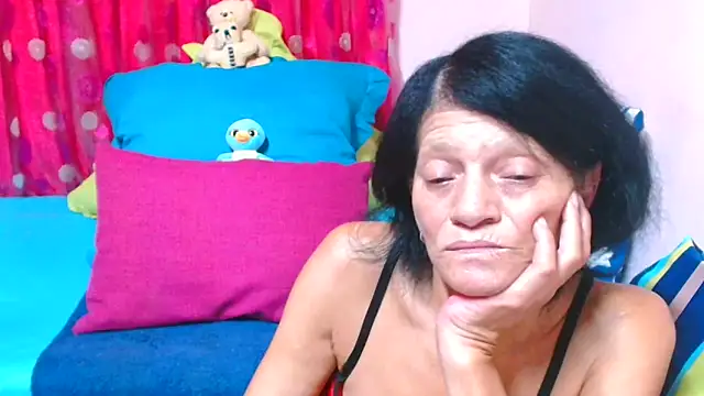 Show de SLUTTYROXY na webcam