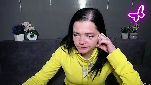 LauraFinn 现场XXX聊天