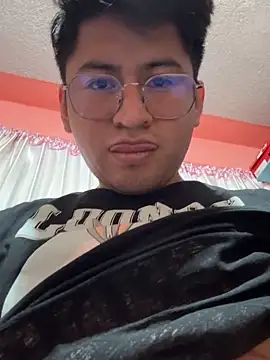 Show modela GoldenM95 na web-kameri