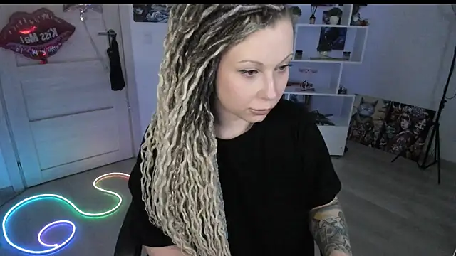 HoneySallyMoore's Live XXX Chat