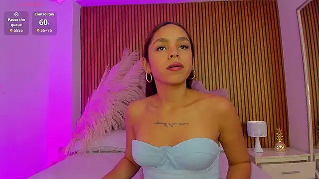 Chat XXX en directo de CarolineFyre