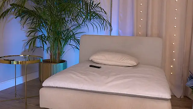 Tinydoll_XO Webcam show