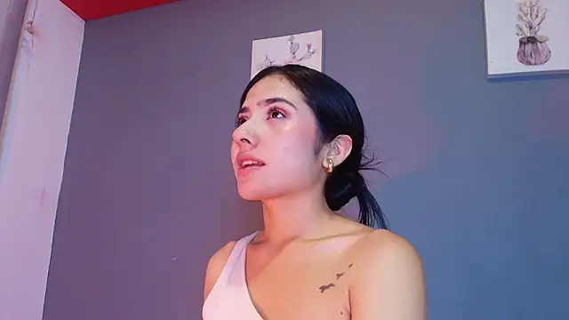 Chatroom XXX en direct de adara_johnson__