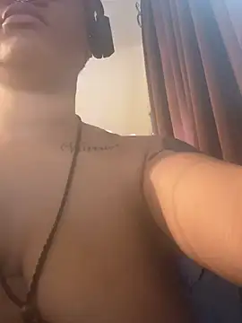 nickytheehawtie's Live XXX Chat